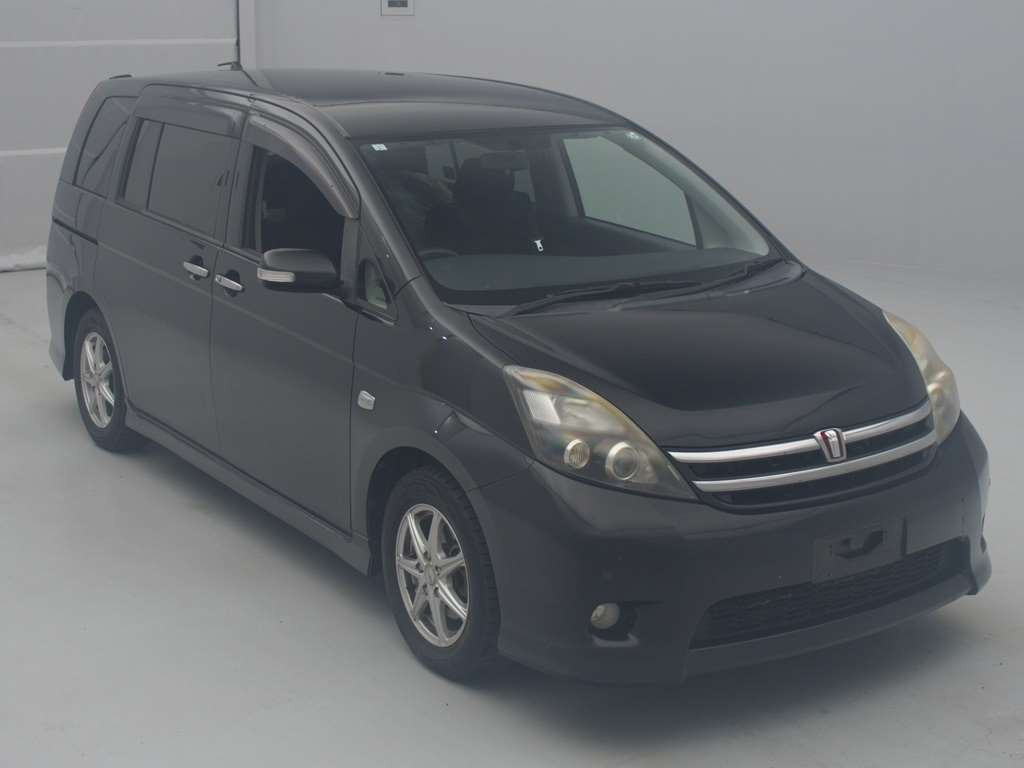 2011 Toyota Isis ZGM10W[2]