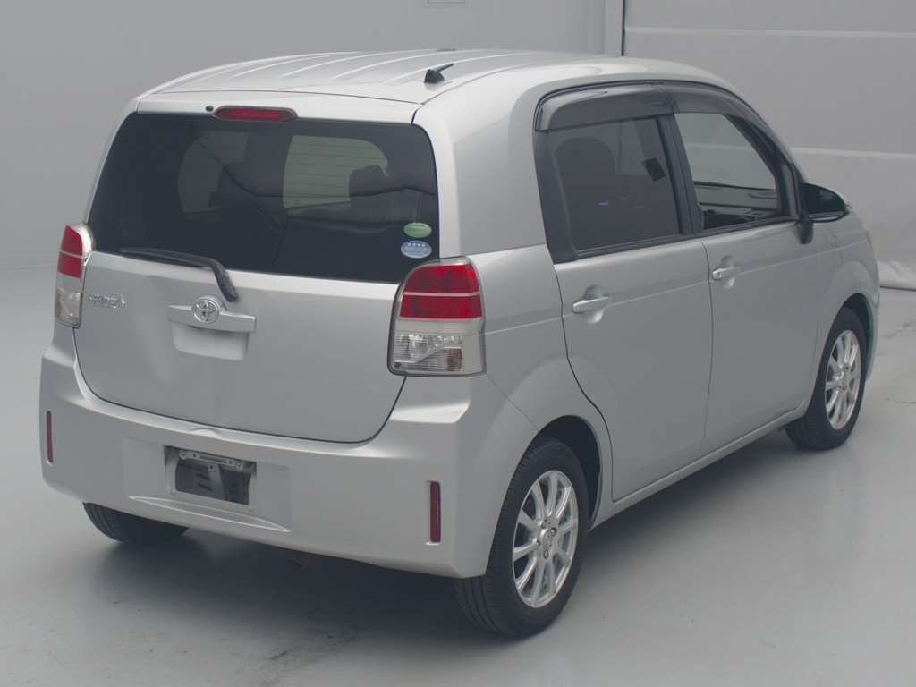 2013 Toyota Spade NCP141[1]