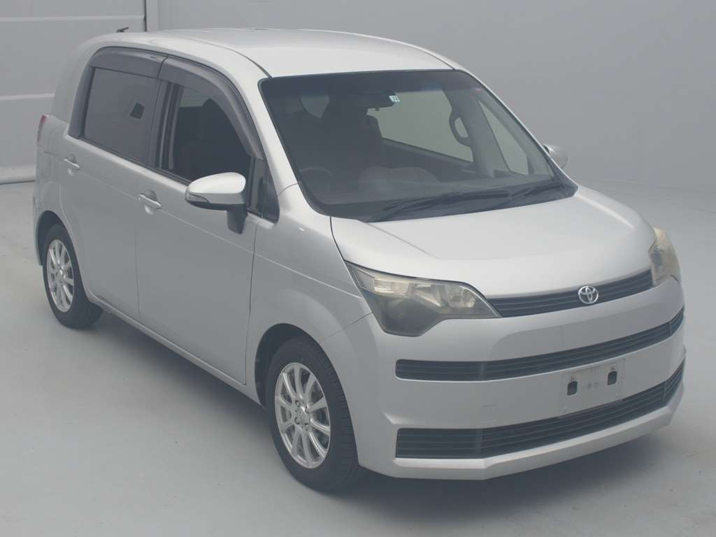 2013 Toyota Spade NCP141[2]