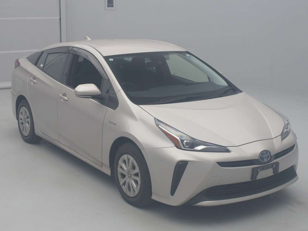 2019 Toyota Prius ZVW55[2]