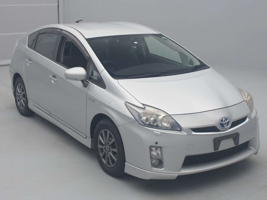 2010 Toyota Prius ZVW30[2]