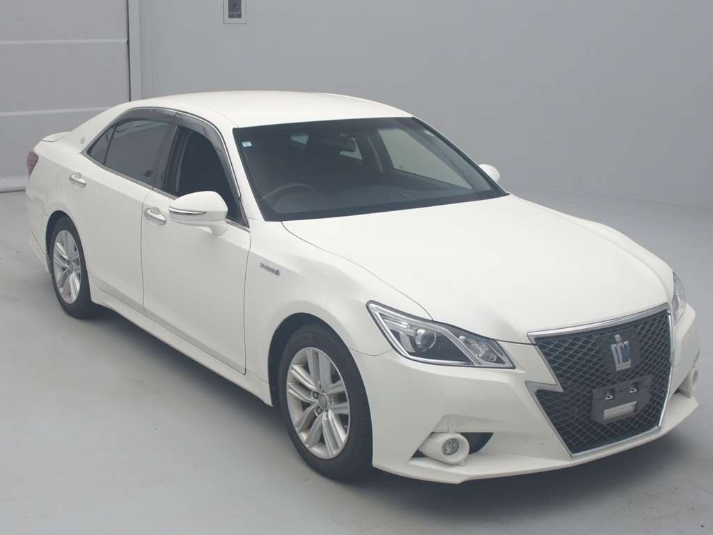 2015 Toyota Crown Hybrid AWS210[2]