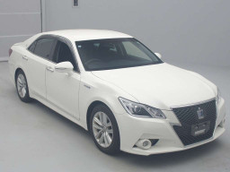 2015 Toyota Crown Hybrid