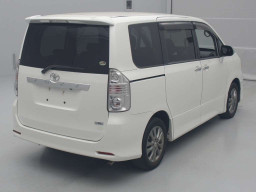 2010 Toyota Voxy