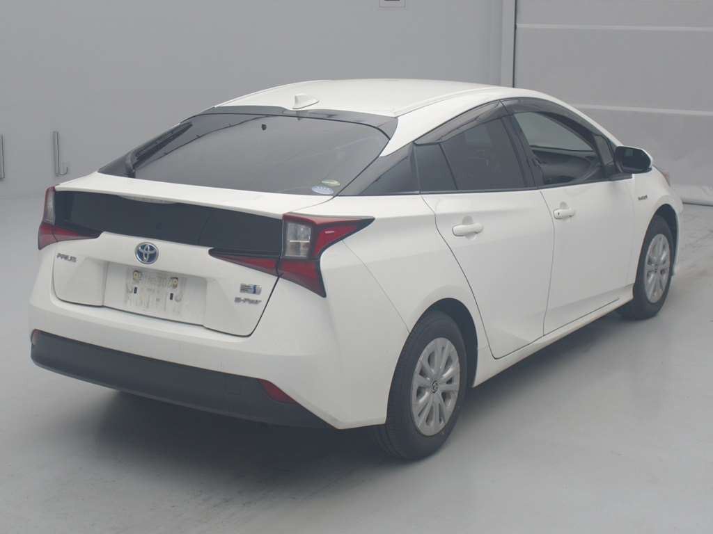 2019 Toyota Prius ZVW55[1]