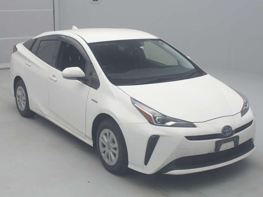 2019 Toyota Prius ZVW55[2]