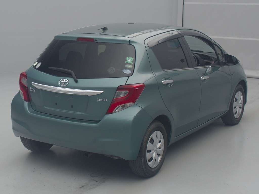 2016 Toyota Vitz NSP130[1]