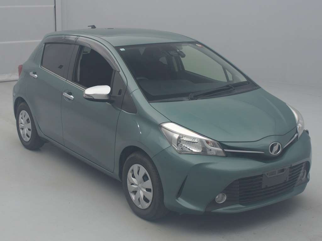 2016 Toyota Vitz NSP130[2]