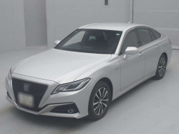 2019 Toyota Crown Hybrid