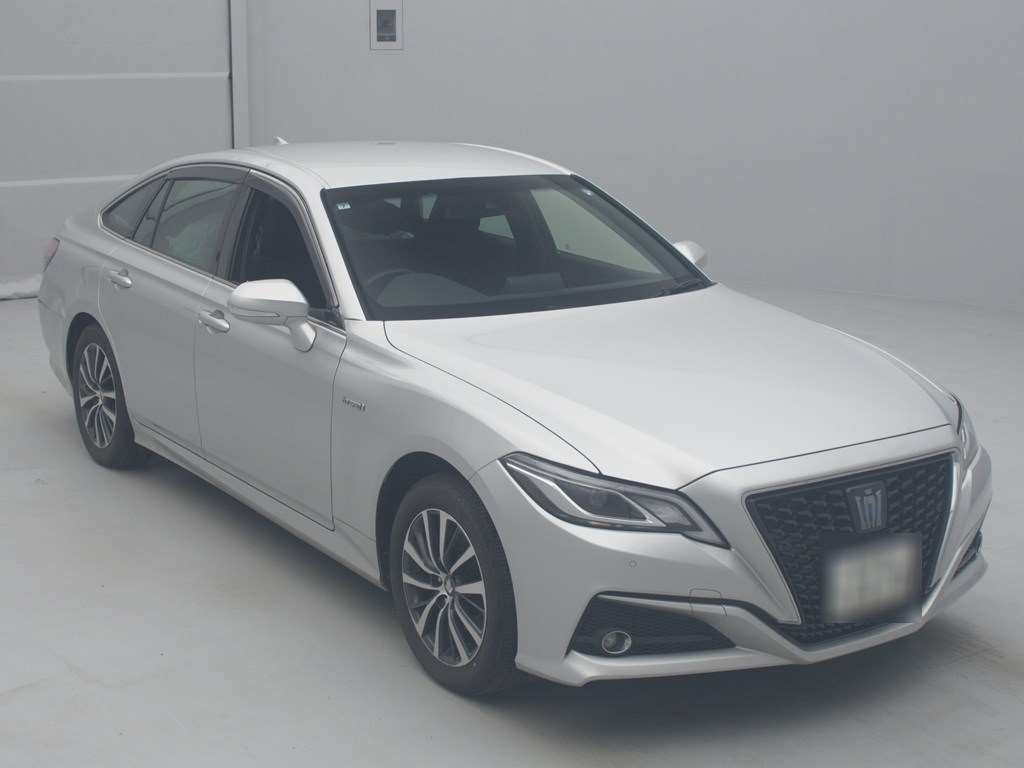 2019 Toyota Crown Hybrid AZSH21[2]