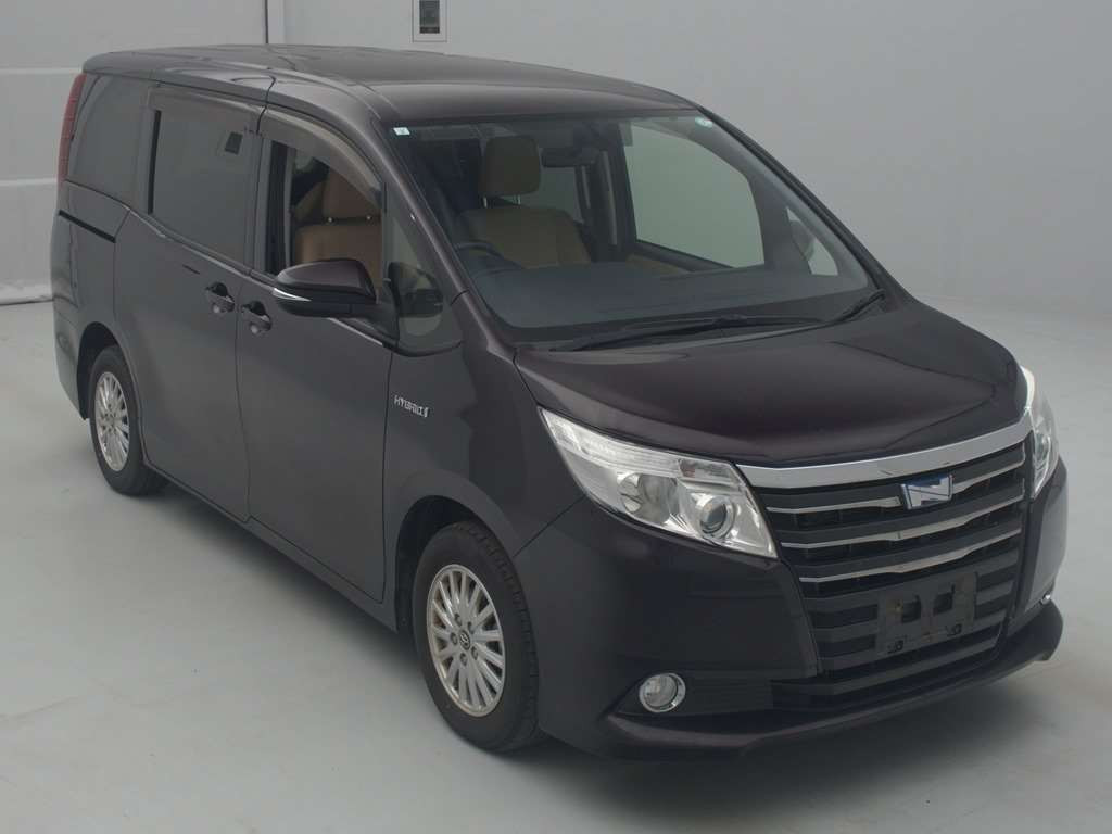 2015 Toyota Noah ZWR80G[2]