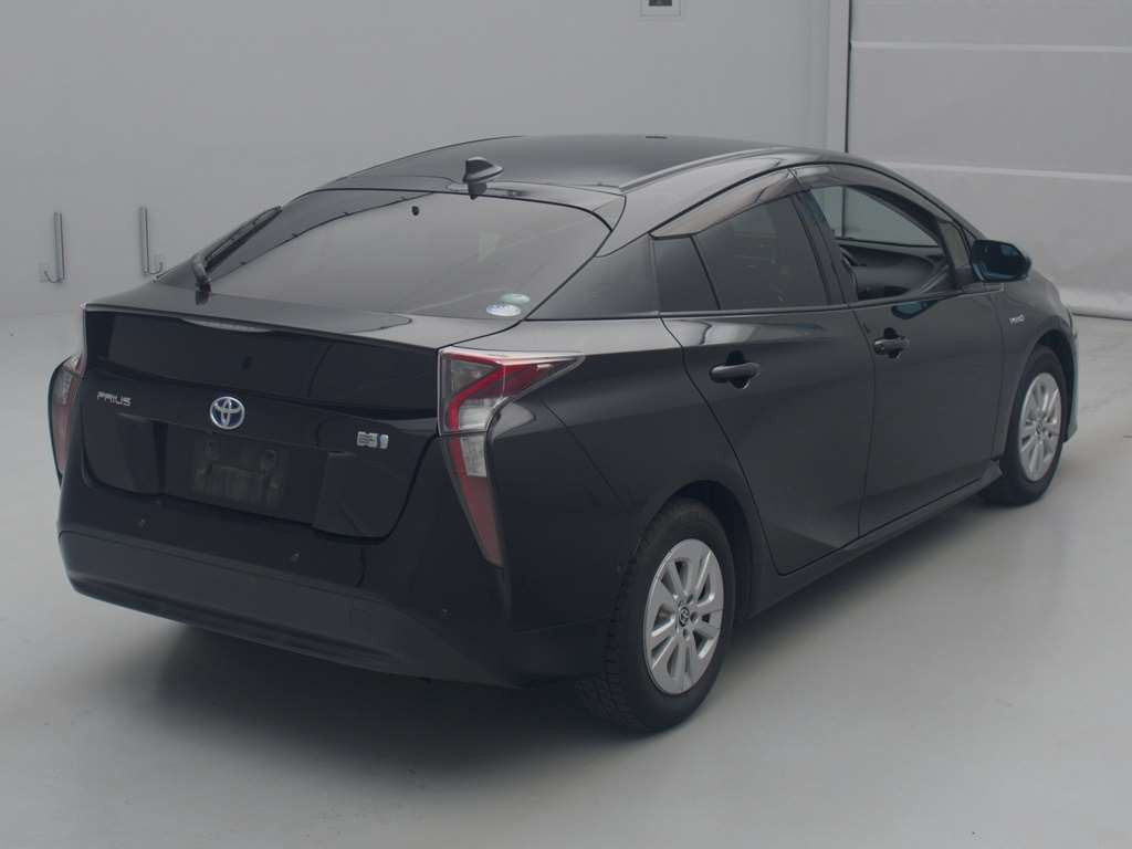 2018 Toyota Prius ZVW50[1]