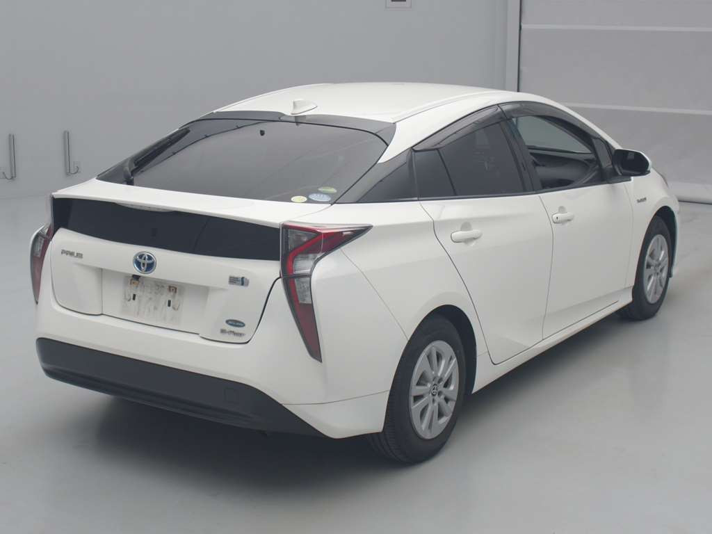 2018 Toyota Prius ZVW55[1]