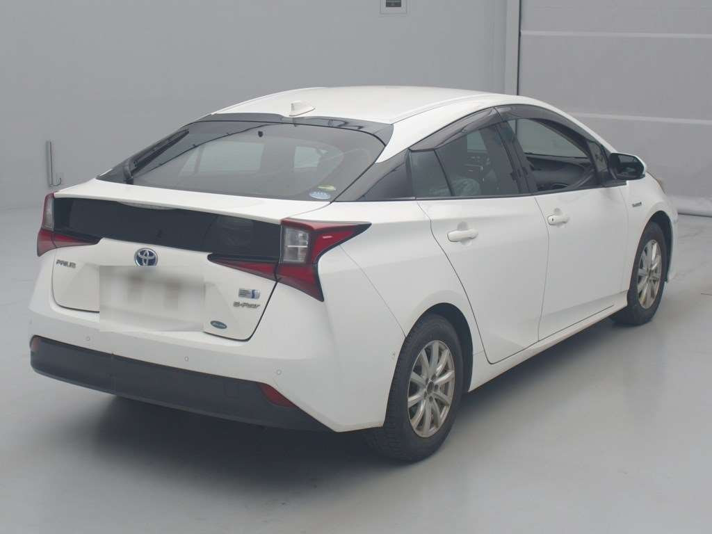 2019 Toyota Prius ZVW55[1]