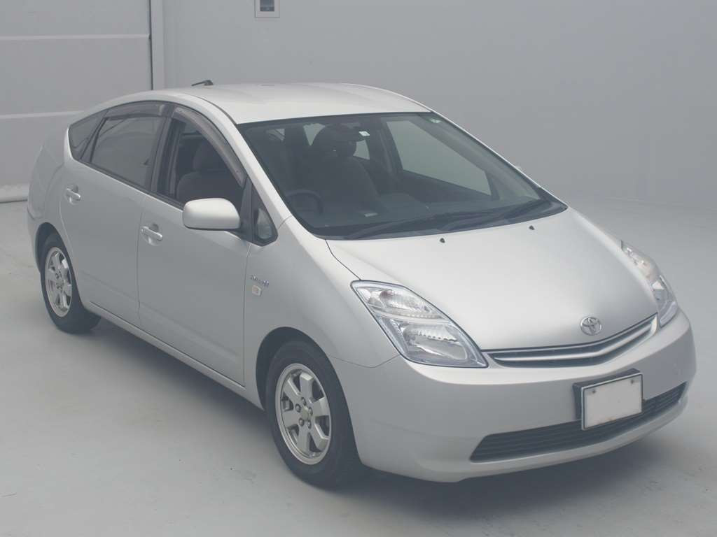 2010 Toyota Prius NHW20[2]