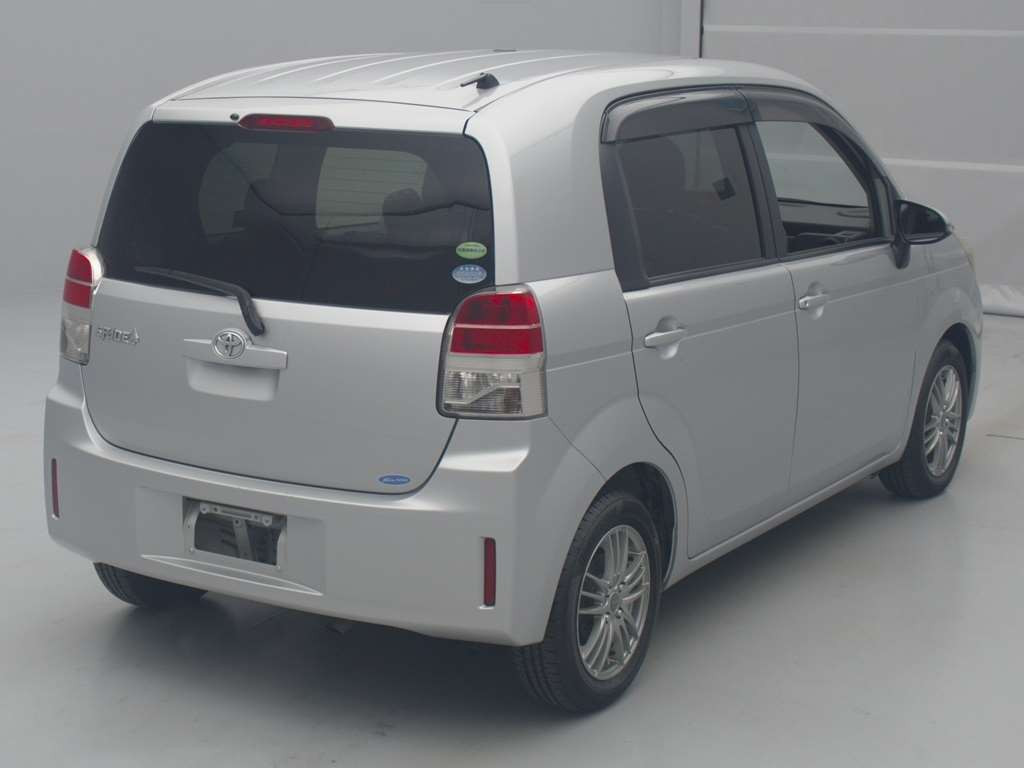 2013 Toyota Spade NCP141[1]