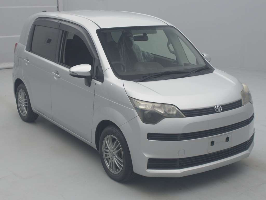 2013 Toyota Spade NCP141[2]