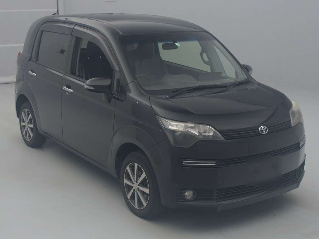 2013 Toyota Spade NCP145[2]