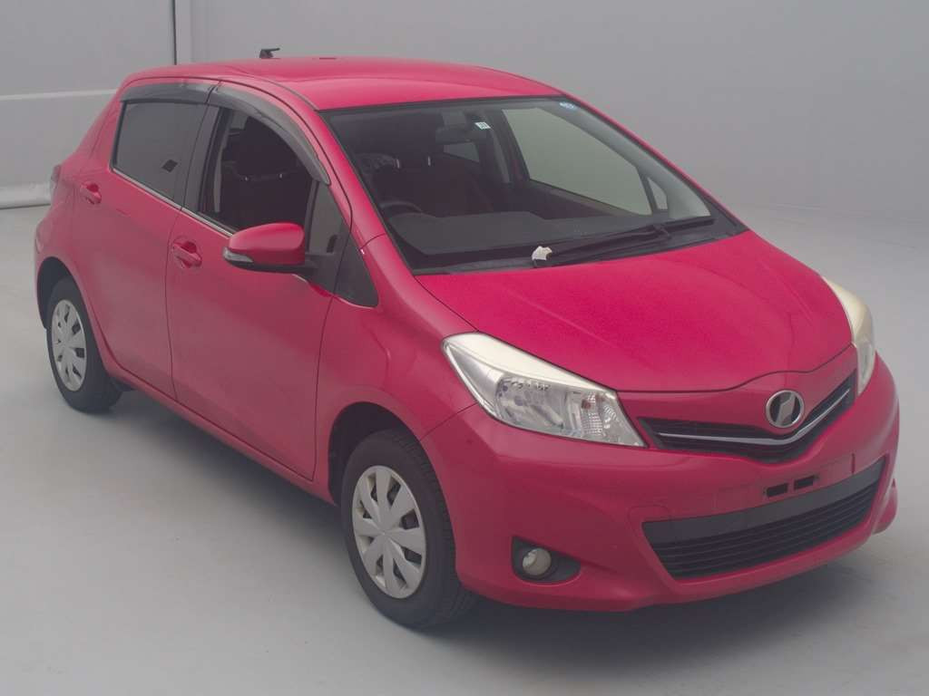 2013 Toyota Vitz NSP135[2]