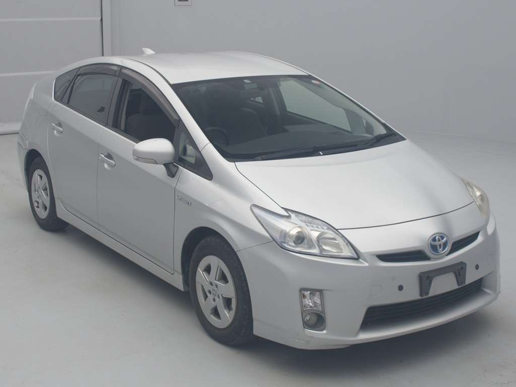 2010 Toyota Prius ZVW30[2]