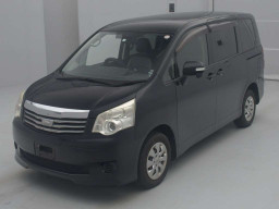 2010 Toyota Noah