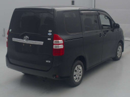 2010 Toyota Noah