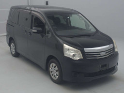 2010 Toyota Noah