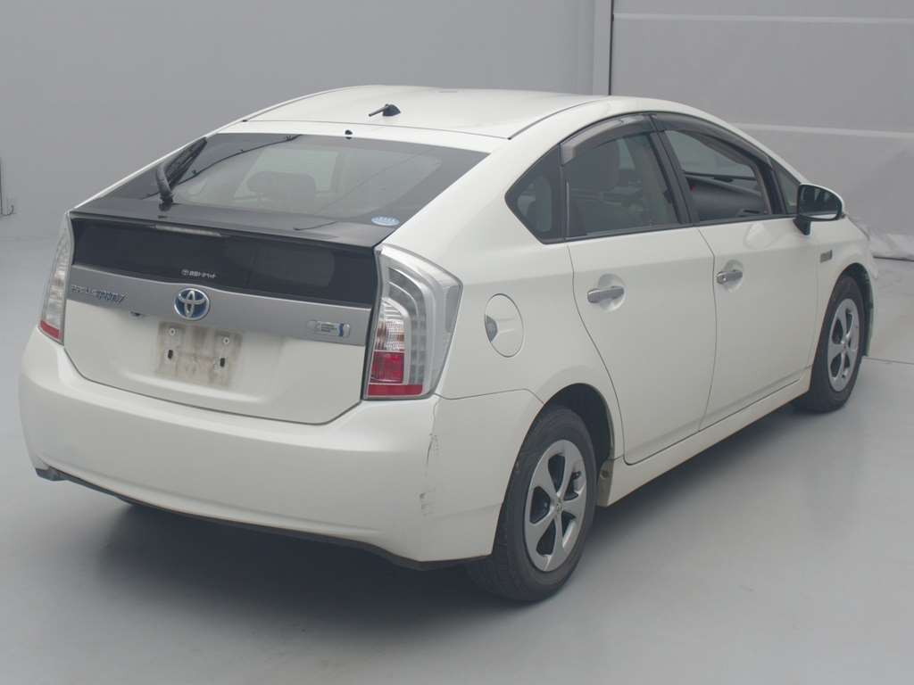 2012 Toyota Prius PHV ZVW35[1]