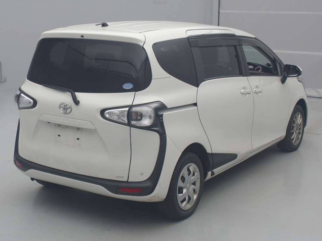 2016 Toyota Sienta NCP175G[1]