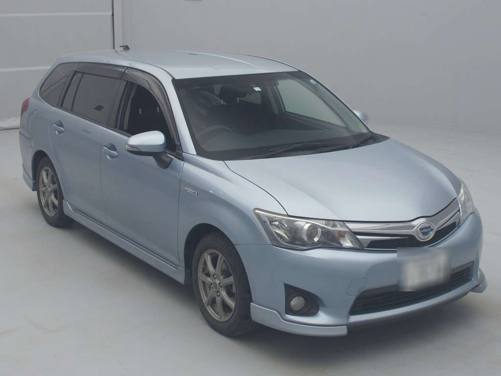 2014 Toyota Corolla Fielder NKE165G[2]