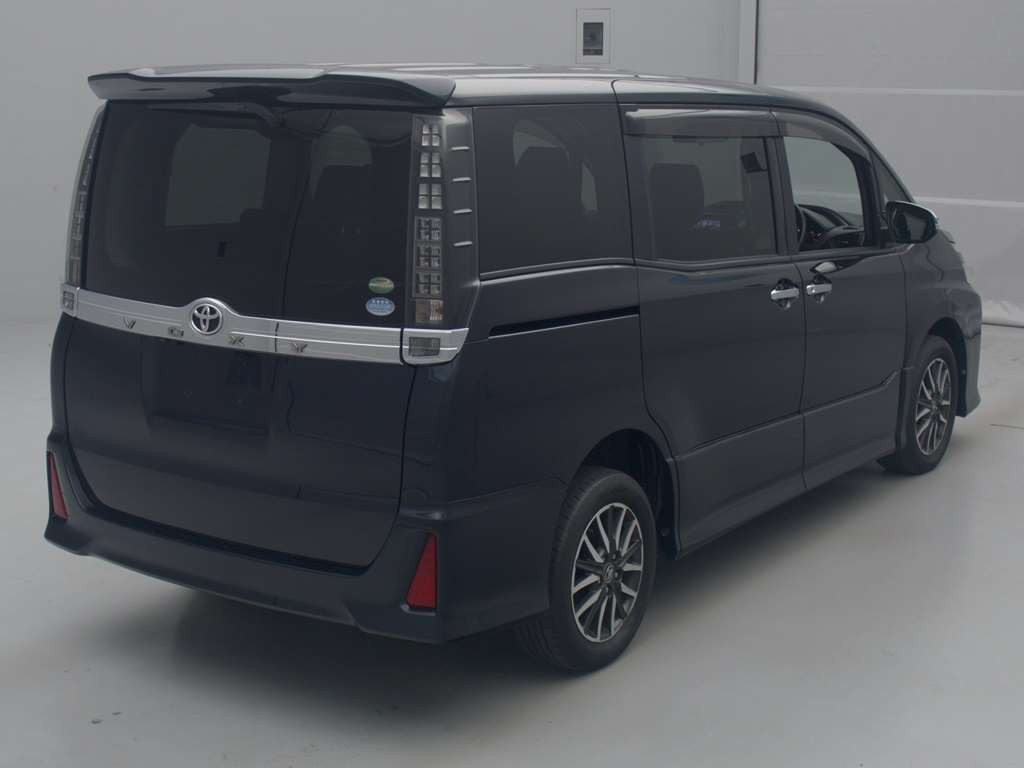 2016 Toyota Voxy ZRR85W[1]