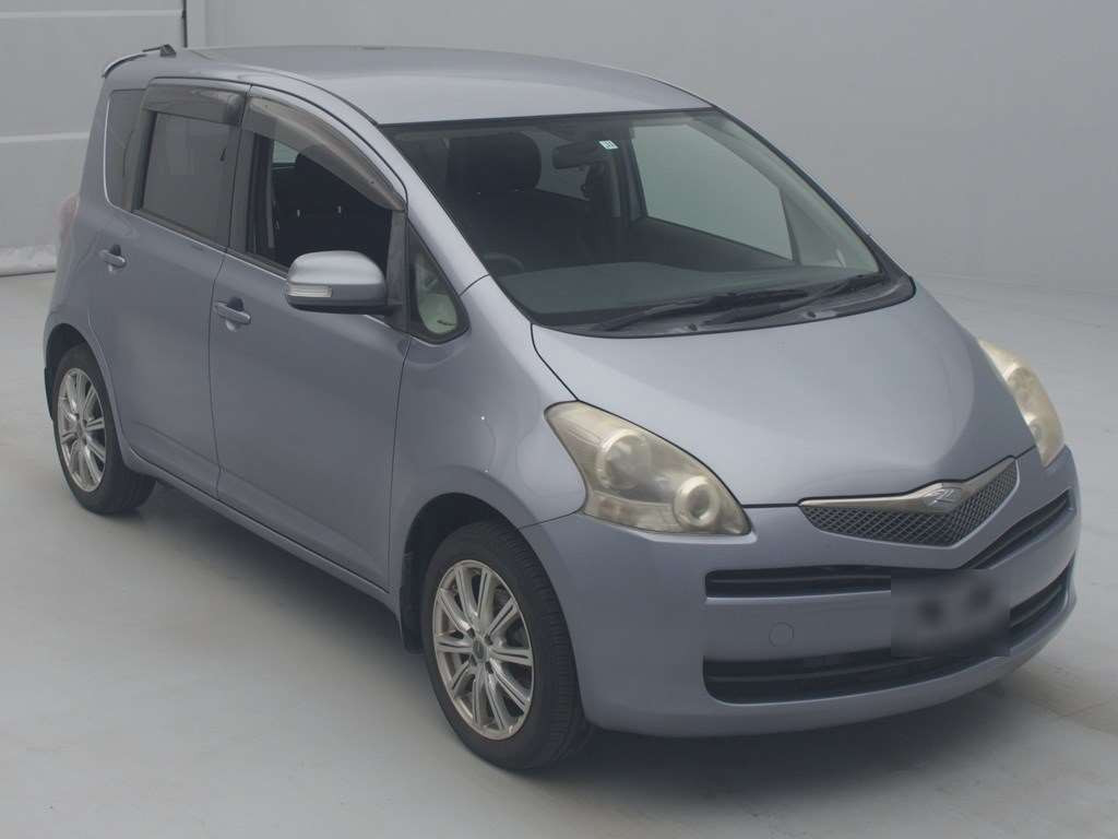 2009 Toyota Ractis SCP100[2]