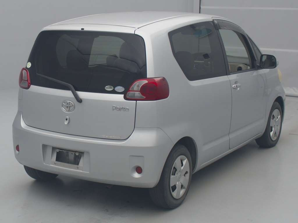 2009 Toyota Porte NNP10[1]