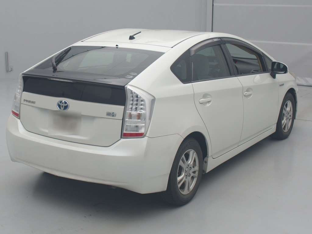 2010 Toyota Prius ZVW30[1]