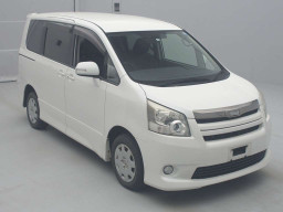 2009 Toyota Noah