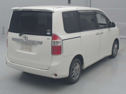 2009 Toyota Noah