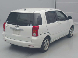 2004 Toyota Raum