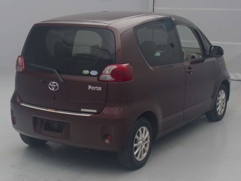 2011 Toyota Porte NNP10[1]