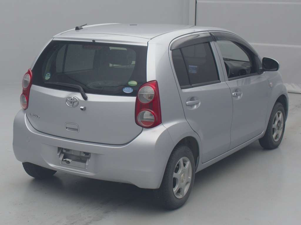 2012 Toyota Passo KGC30[1]