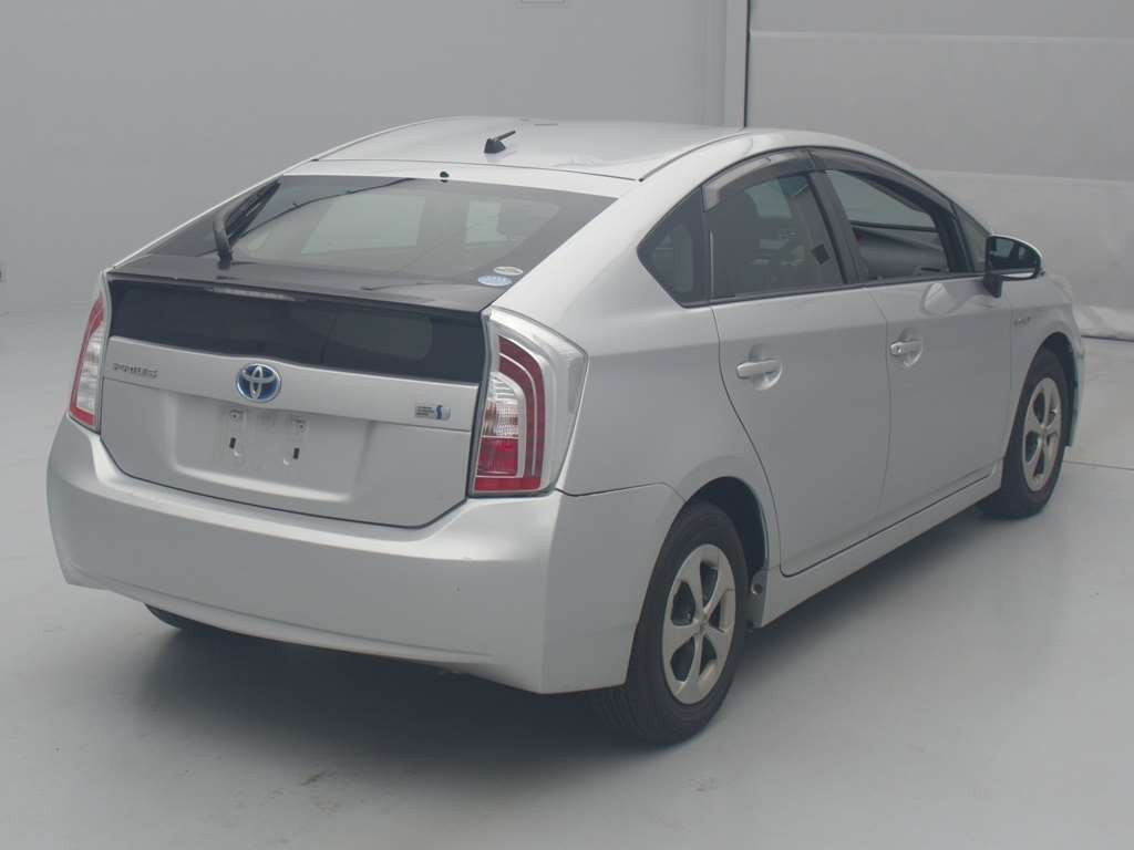 2012 Toyota Prius ZVW30[1]