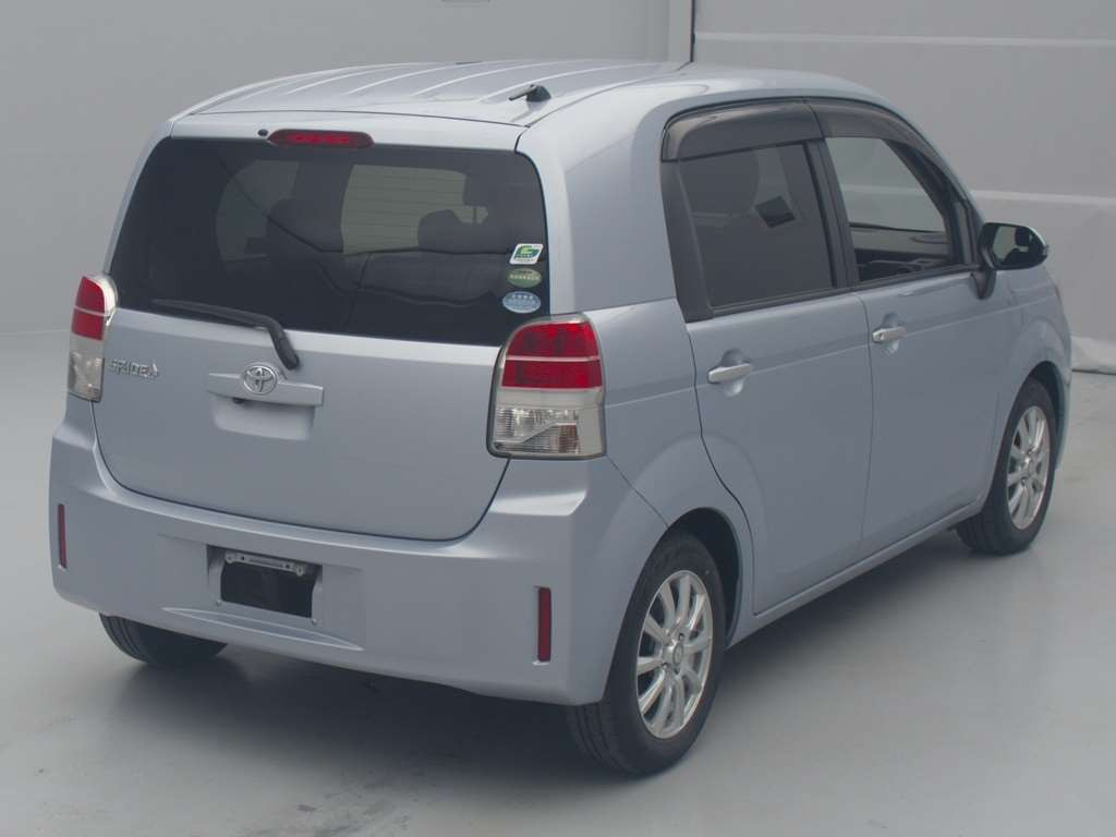 2015 Toyota Spade NSP141[1]