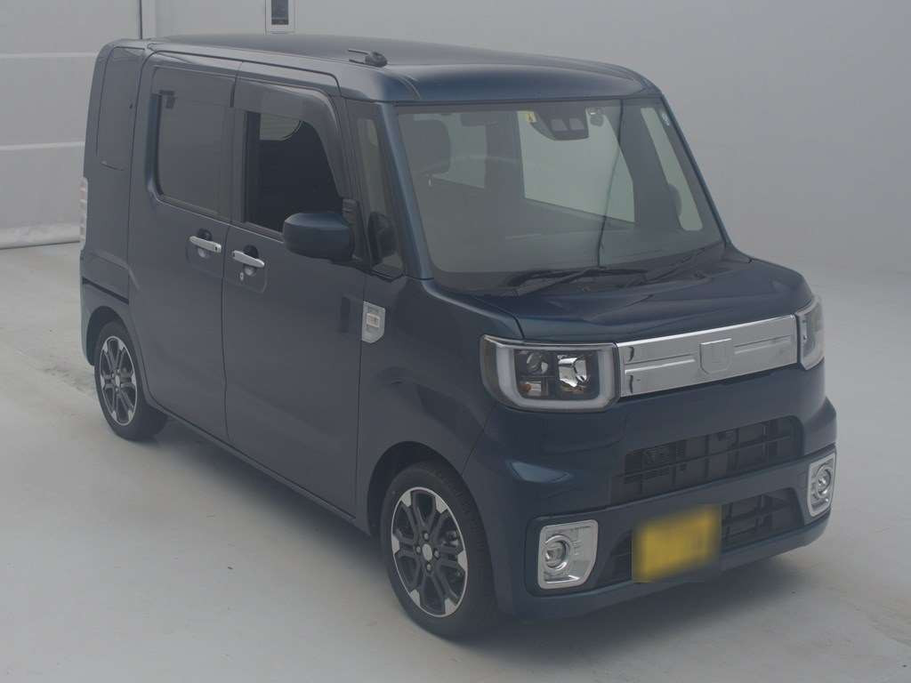 2020 Daihatsu Wake LA710S[2]