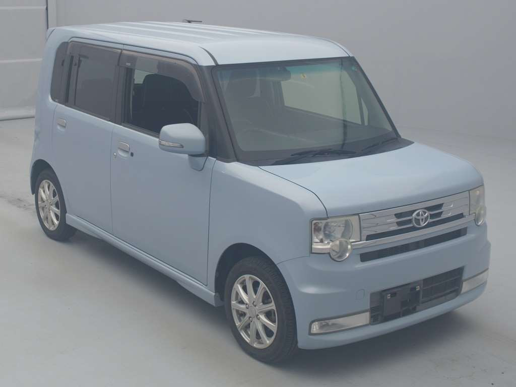 2013 Toyota Pixis Space L585A[2]