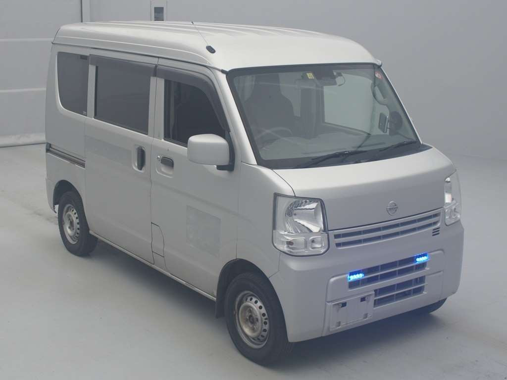 2018 Nissan NV100 Clipper DR17V[2]