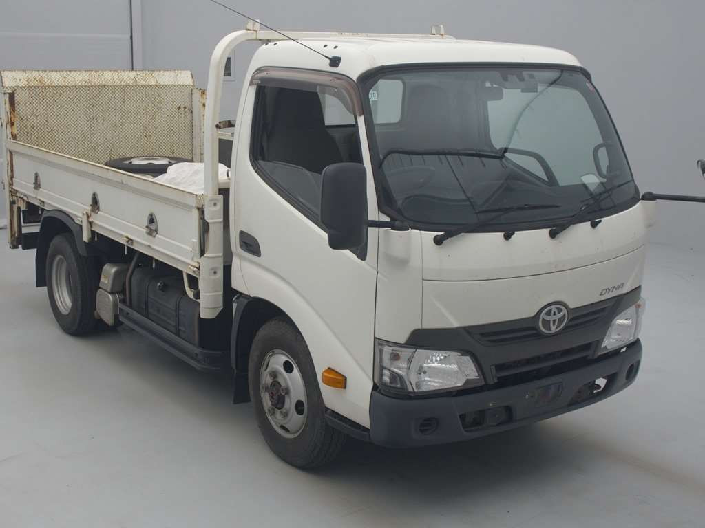 2018 Toyota Dyna Truck XZU685[2]