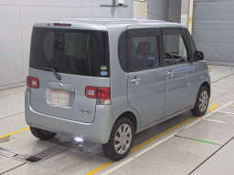 2011 Daihatsu Tanto