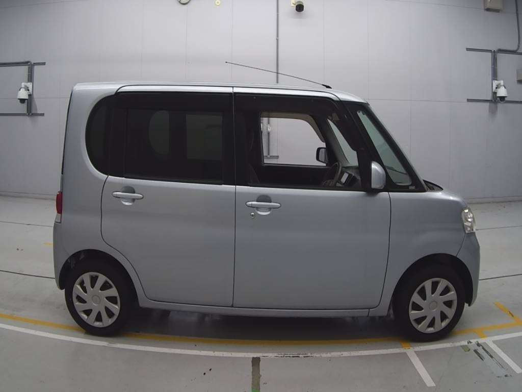 2011 Daihatsu Tanto L375S[2]