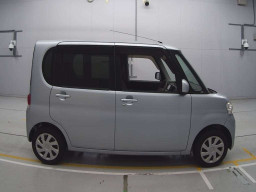 2011 Daihatsu Tanto