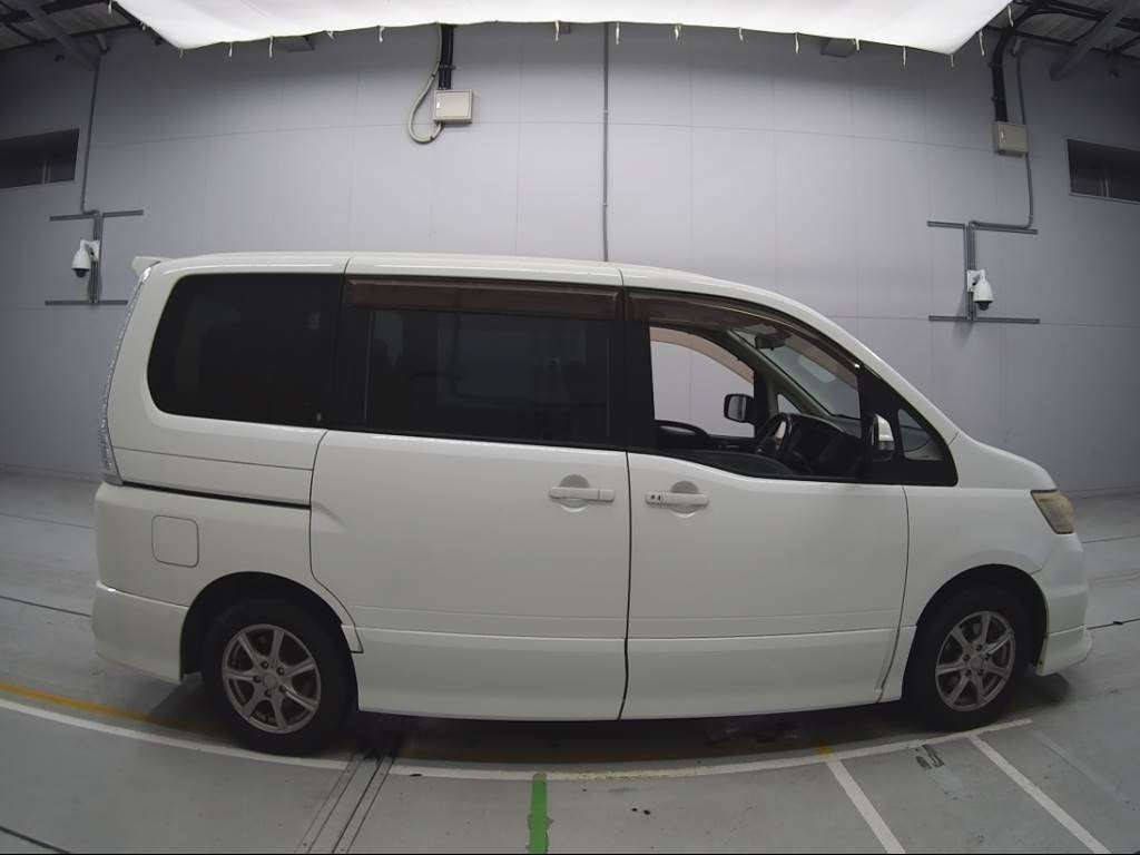 2009 Nissan Serena CC25[2]