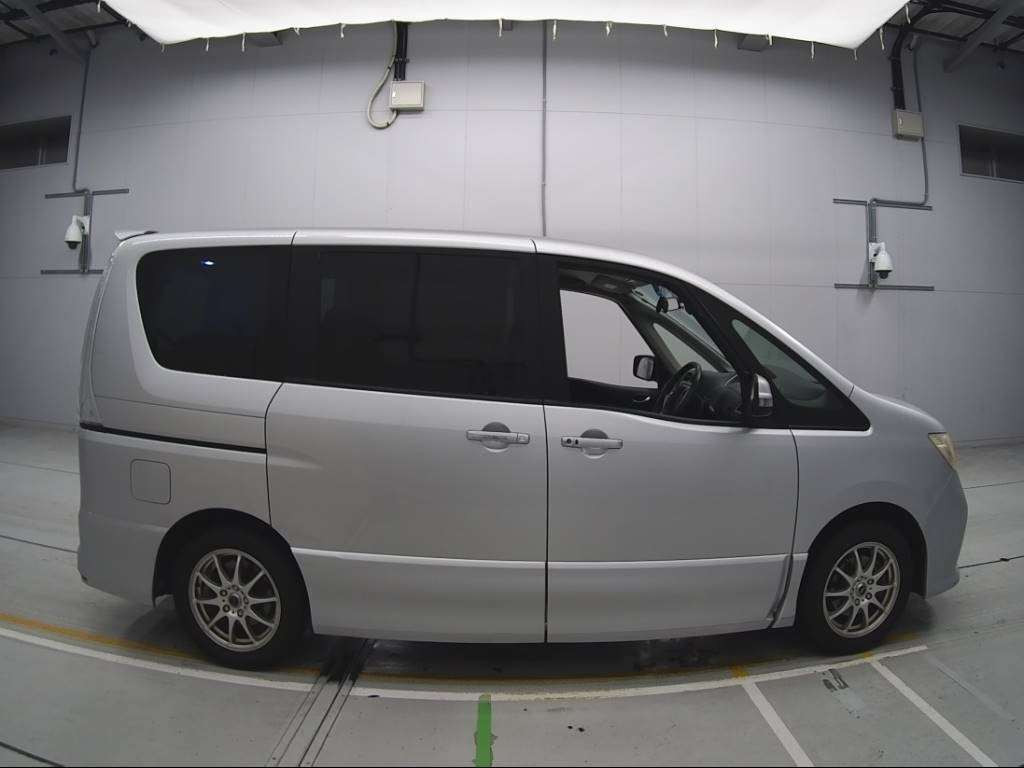 2011 Nissan Serena FC26[2]